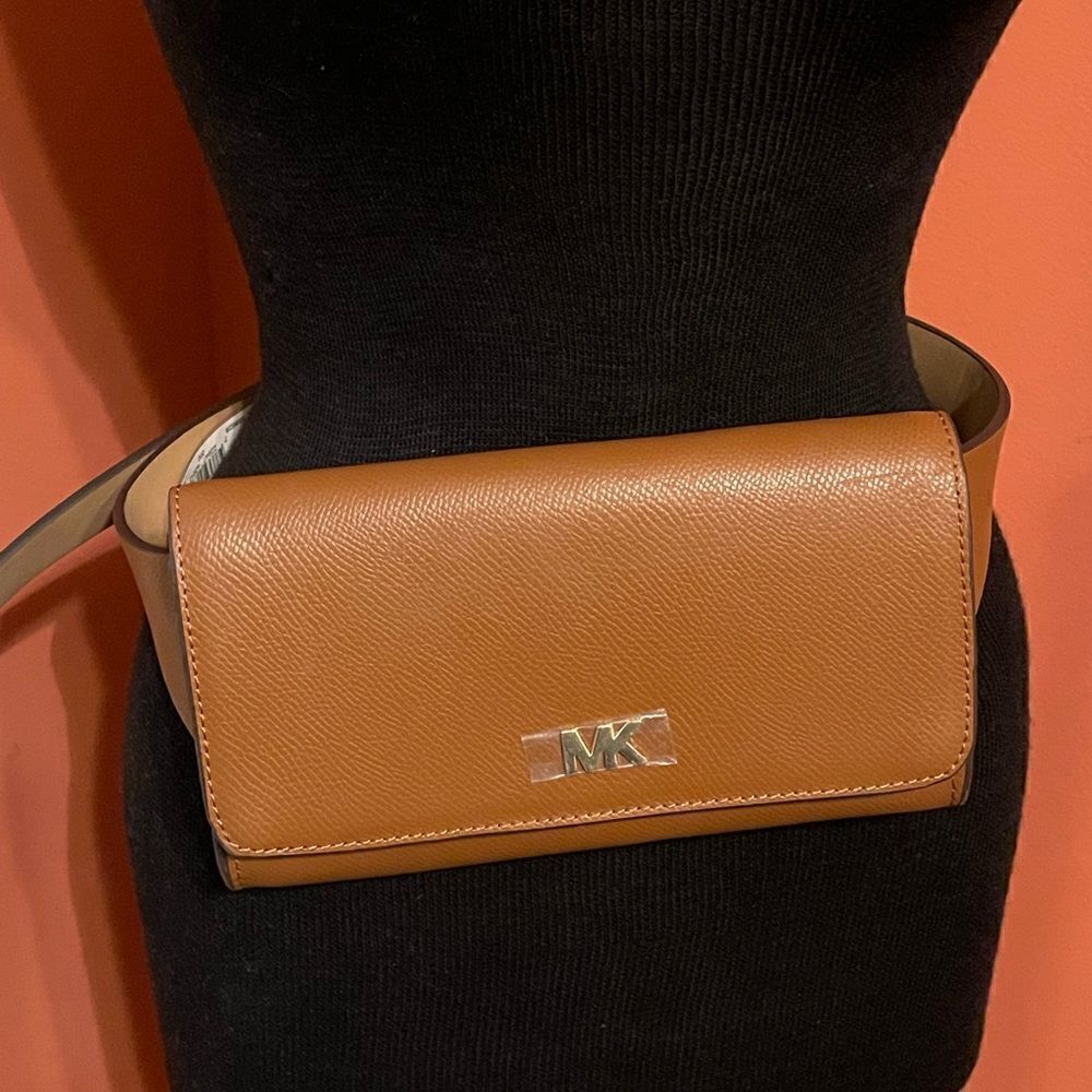 Michael Kors belt bag size small brown/dark tan
